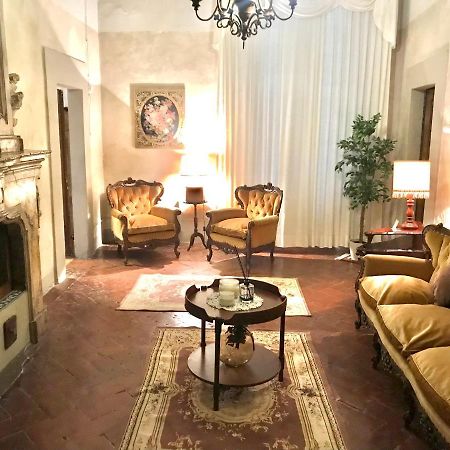 Suite Romantica Con Giardino In Dimora Storica - Camera E Appartamento - B&B Palazzo Robicci Castiglion Fiorentino Exteriör bild