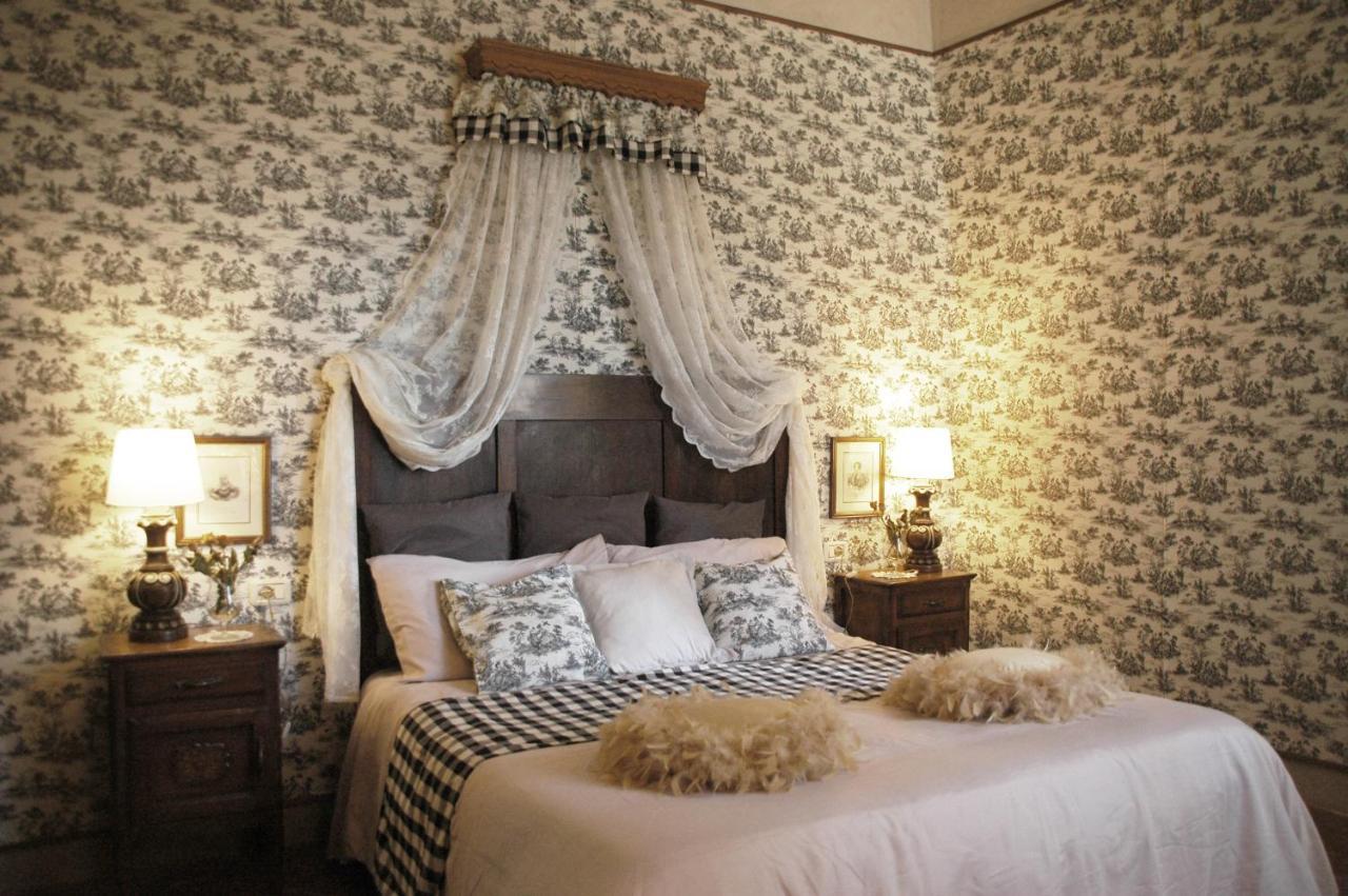 Suite Romantica Con Giardino In Dimora Storica - Camera E Appartamento - B&B Palazzo Robicci Castiglion Fiorentino Exteriör bild